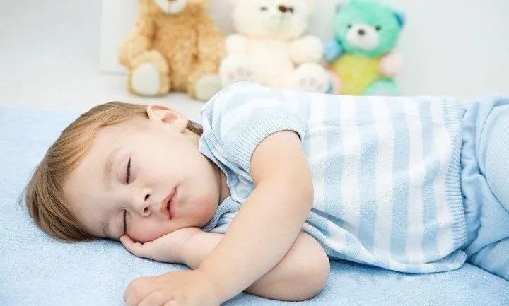 睡姿不正確會對脊柱側(cè)彎產(chǎn)生影響嗎？