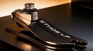 新款碳纖、玻纖混合材料假肢腳板